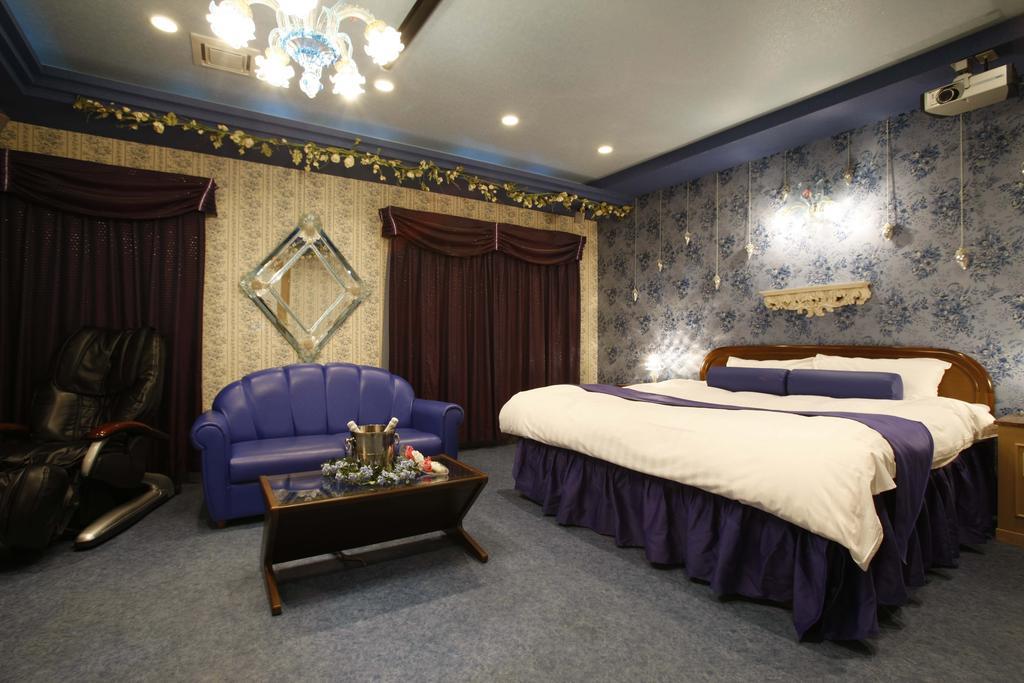 Chapel Cinderella (adults Only) Quioto
